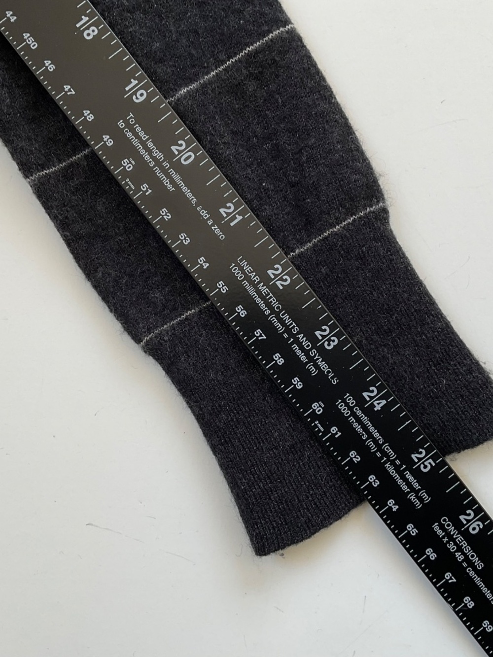 Vince 100% Cashmere Striped Crewneck Sweater Sz S Gray Soft Quiet Luxury Neutral - Picture 7 of 10